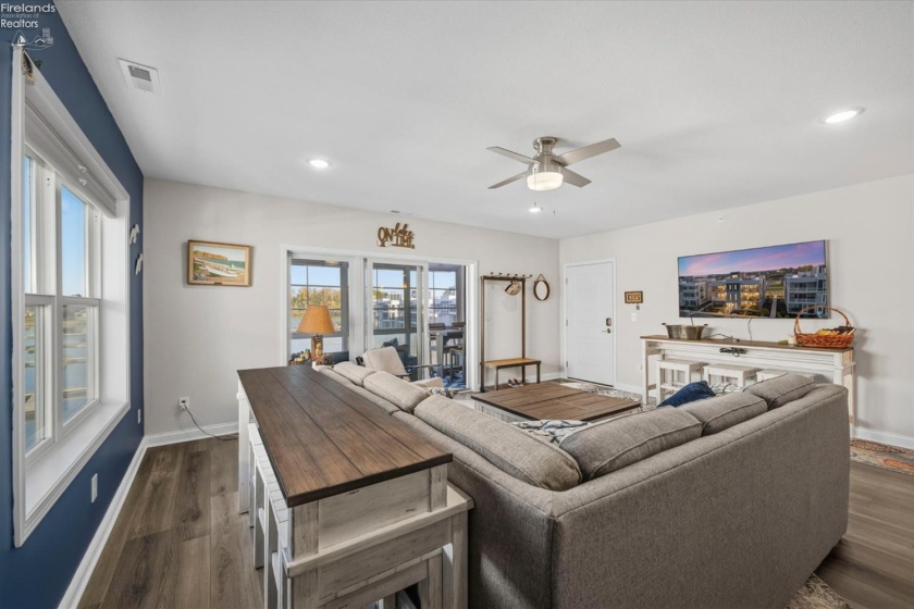 2721 Harbor Bay Drive, Marblehead, 43440, 3 Bedroom Bedrooms, ,2 BathroomBathrooms,Residential,For Sale,Harbor Bay,20264307