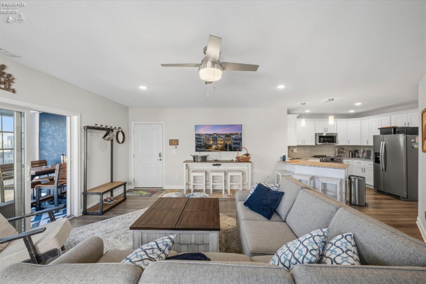 2721 Harbor Bay Drive, Marblehead, 43440, 3 Bedroom Bedrooms, ,2 BathroomBathrooms,Residential,For Sale,Harbor Bay,20264307