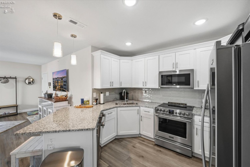 2721 Harbor Bay Drive, Marblehead, 43440, 3 Bedroom Bedrooms, ,2 BathroomBathrooms,Residential,For Sale,Harbor Bay,20264307