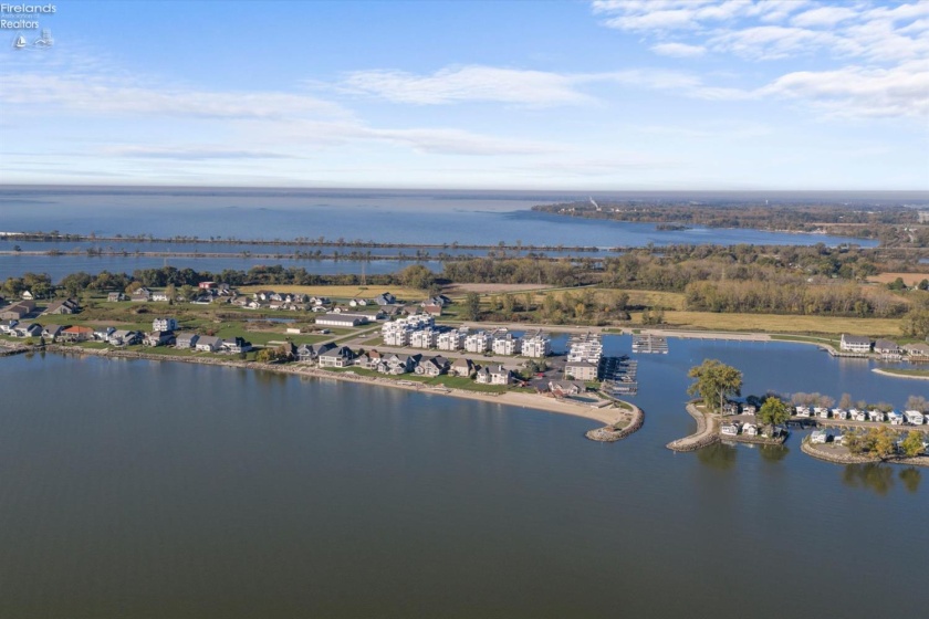 2721 Harbor Bay Drive, Marblehead, 43440, 3 Bedroom Bedrooms, ,2 BathroomBathrooms,Residential,For Sale,Harbor Bay,20264307