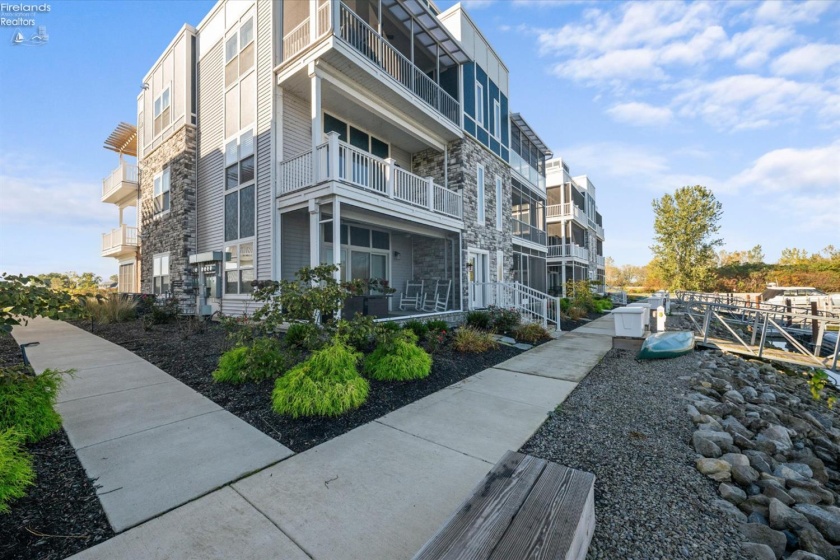 2721 Harbor Bay Drive, Marblehead, 43440, 3 Bedroom Bedrooms, ,2 BathroomBathrooms,Residential,For Sale,Harbor Bay,20264307