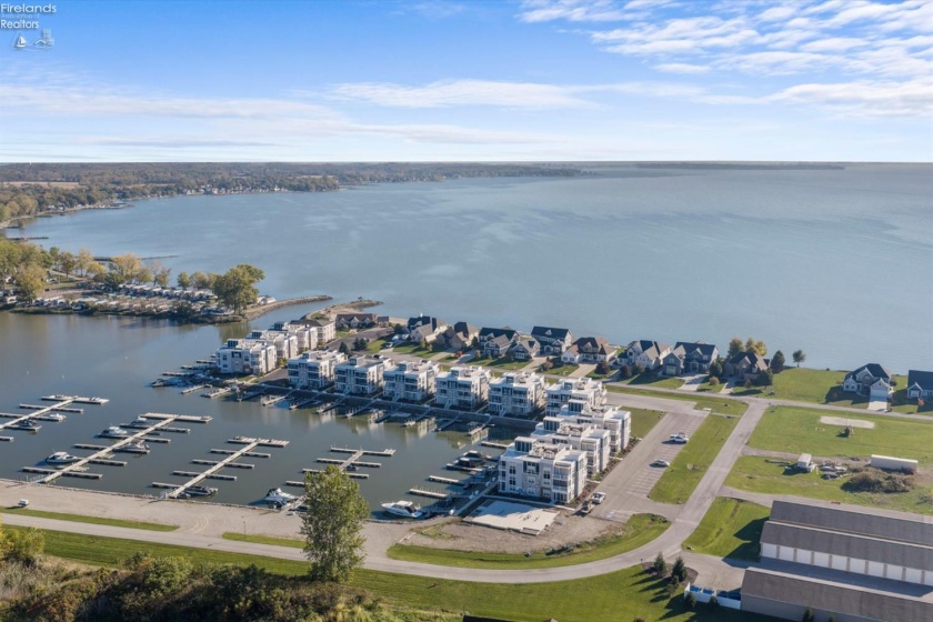 2721 Harbor Bay Drive, Marblehead, 43440, 3 Bedroom Bedrooms, ,2 BathroomBathrooms,Residential,For Sale,Harbor Bay,20264307