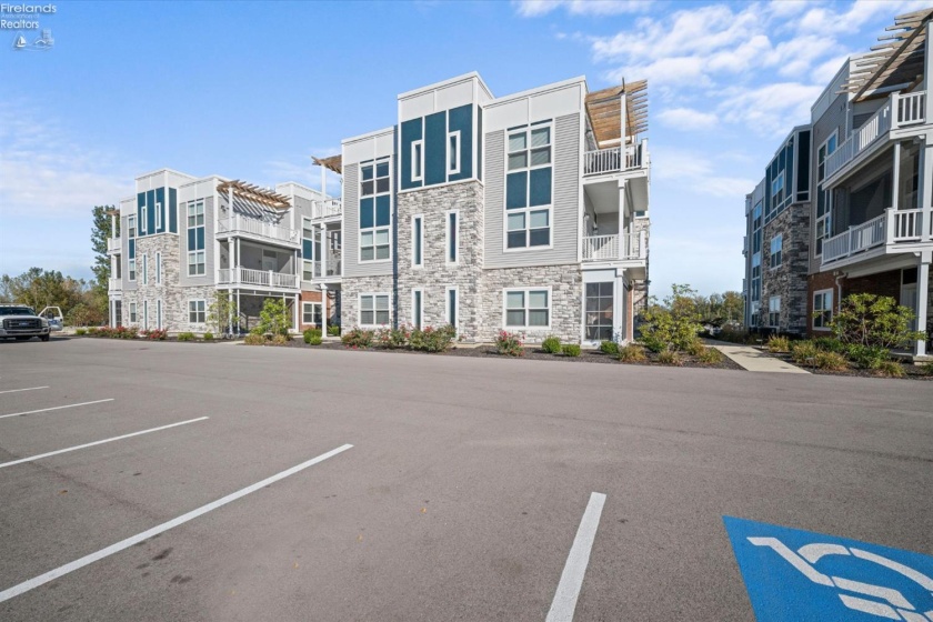 2721 Harbor Bay Drive, Marblehead, 43440, 3 Bedroom Bedrooms, ,2 BathroomBathrooms,Residential,For Sale,Harbor Bay,20264307