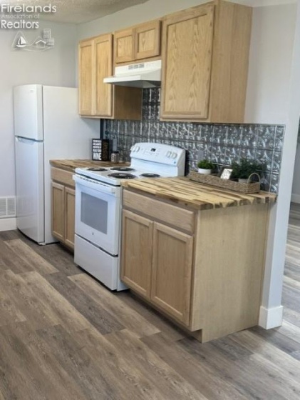 8709 Township Road 122, Republic, 44867, 5 Bedroom Bedrooms, ,1 BathroomBathrooms,Residential,For Sale,Township Road 122,20264330
