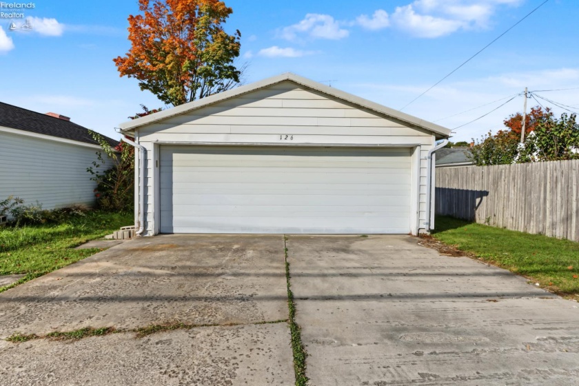 126 Monroe Street, Tiffin, 44883, 4 Bedroom Bedrooms, ,2 BathroomBathrooms,Residential,For Sale,Monroe,20264320