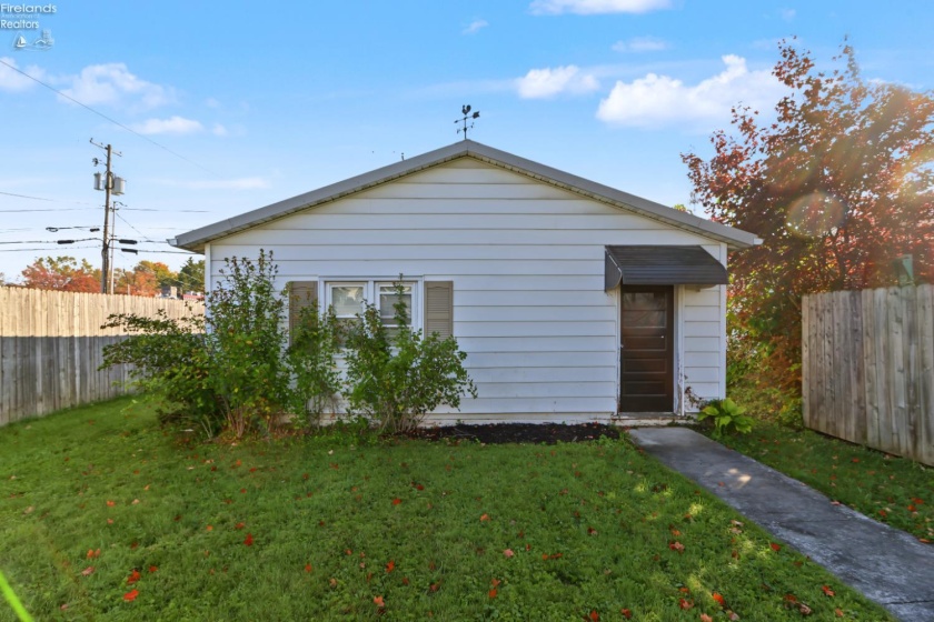 126 Monroe Street, Tiffin, 44883, 4 Bedroom Bedrooms, ,2 BathroomBathrooms,Residential,For Sale,Monroe,20264320