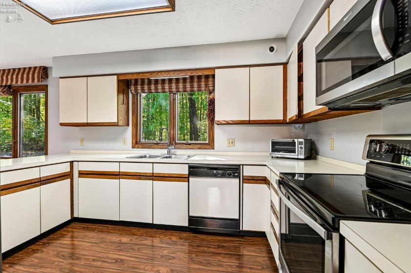 116 Westchester Dr., Amherst, 44001, 4 Bedroom Bedrooms, ,3 BathroomBathrooms,Residential,For Sale,Westchester Dr.,20264326