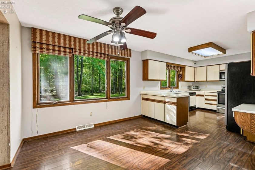 116 Westchester Dr., Amherst, 44001, 4 Bedroom Bedrooms, ,3 BathroomBathrooms,Residential,For Sale,Westchester Dr.,20264326