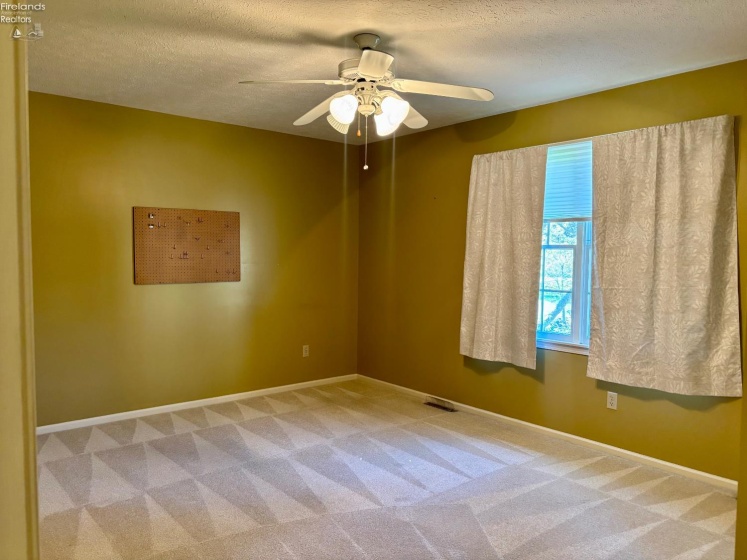 141 Briarwood Circle, Fremont, 43420, 2 Bedroom Bedrooms, ,2 BathroomBathrooms,Residential,For Sale,Briarwood,20264311