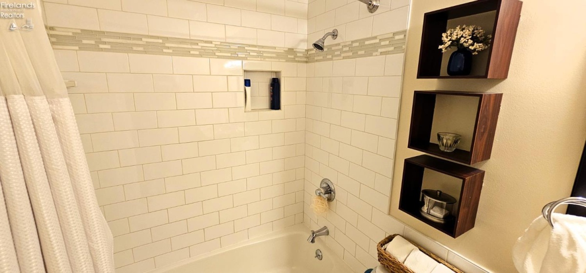 701 Strowbridge Drive, Huron, 44839, 5 Bedroom Bedrooms, ,4 BathroomBathrooms,Residential,For Sale,Strowbridge,20264219