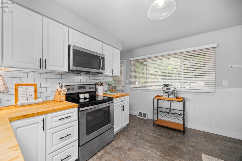 109 Lakeland Drive, Sandusky, 44870, 3 Bedroom Bedrooms, ,1 BathroomBathrooms,Residential,For Sale,Lakeland,20264201