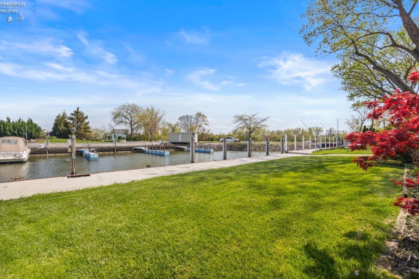 1561 Starboard Avenue, Port Clinton, 43452, 3 Bedroom Bedrooms, ,2 BathroomBathrooms,Residential,For Sale,Starboard,20264341