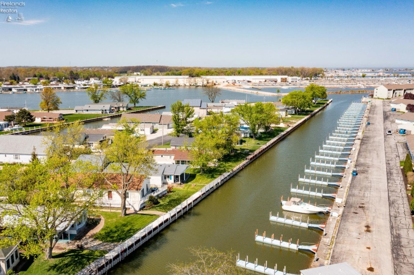 1561 Starboard Avenue, Port Clinton, 43452, 3 Bedroom Bedrooms, ,2 BathroomBathrooms,Residential,For Sale,Starboard,20264341