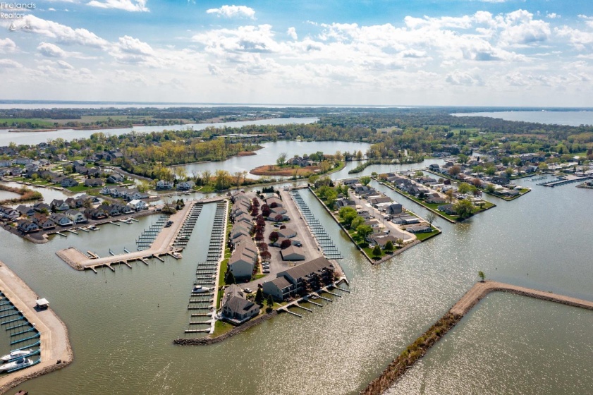 1561 Starboard Avenue, Port Clinton, 43452, 3 Bedroom Bedrooms, ,2 BathroomBathrooms,Residential,For Sale,Starboard,20264341