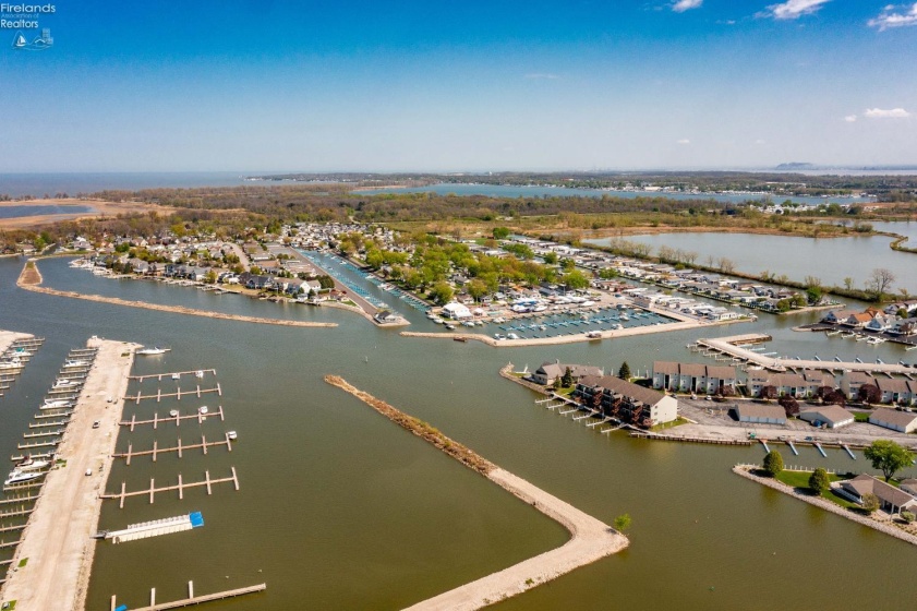 1561 Starboard Avenue, Port Clinton, 43452, 3 Bedroom Bedrooms, ,2 BathroomBathrooms,Residential,For Sale,Starboard,20264341