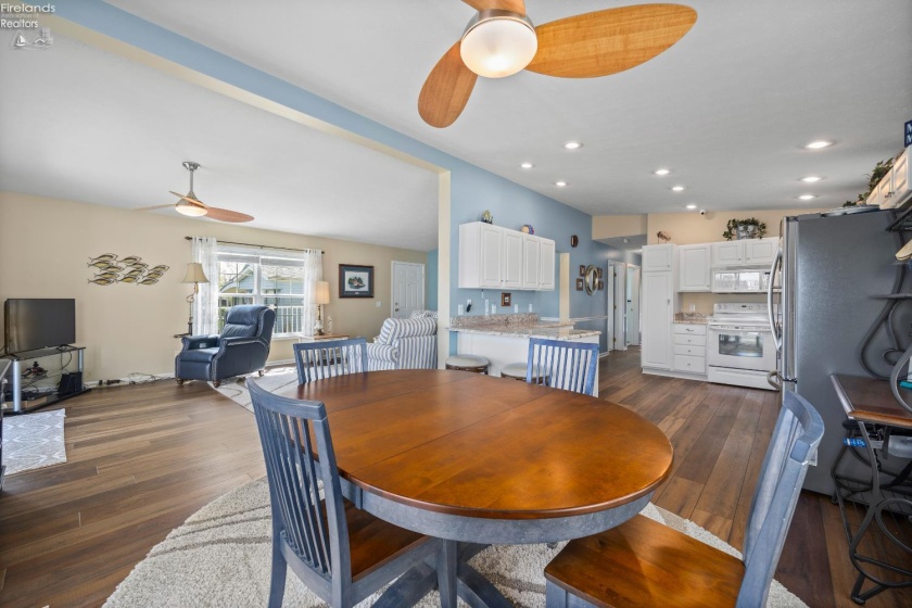1561 Starboard Avenue, Port Clinton, 43452, 3 Bedroom Bedrooms, ,2 BathroomBathrooms,Residential,For Sale,Starboard,20264341