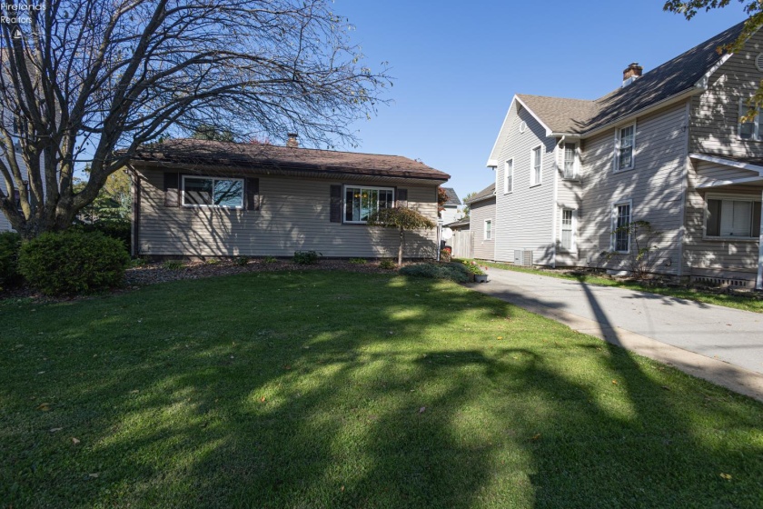 725 Center Street, Bellevue, 44811, 2 Bedroom Bedrooms, ,1 BathroomBathrooms,Residential,For Sale,Center,20264329