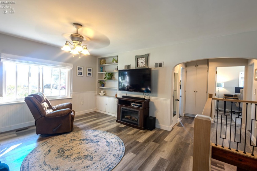 725 Center Street, Bellevue, 44811, 2 Bedroom Bedrooms, ,1 BathroomBathrooms,Residential,For Sale,Center,20264329