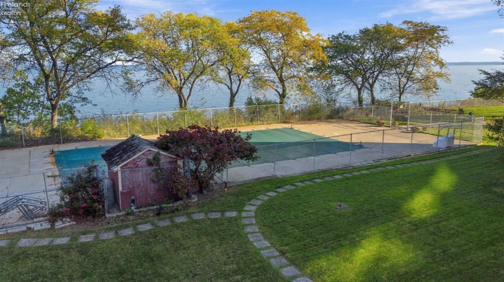 11820 Edgewater Dr, Lakewood, 44107, 1 Bedroom Bedrooms, ,1 BathroomBathrooms,Residential,For Sale,Edgewater Dr,20264337