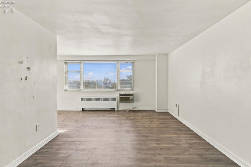 11820 Edgewater Dr, Lakewood, 44107, 1 Bedroom Bedrooms, ,1 BathroomBathrooms,Residential,For Sale,Edgewater Dr,20264337