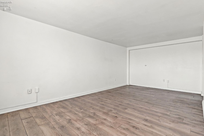 11820 Edgewater Dr, Lakewood, 44107, 1 Bedroom Bedrooms, ,1 BathroomBathrooms,Residential,For Sale,Edgewater Dr,20264337