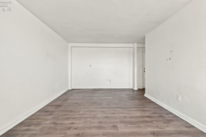 11820 Edgewater Dr, Lakewood, 44107, 1 Bedroom Bedrooms, ,1 BathroomBathrooms,Residential,For Sale,Edgewater Dr,20264337