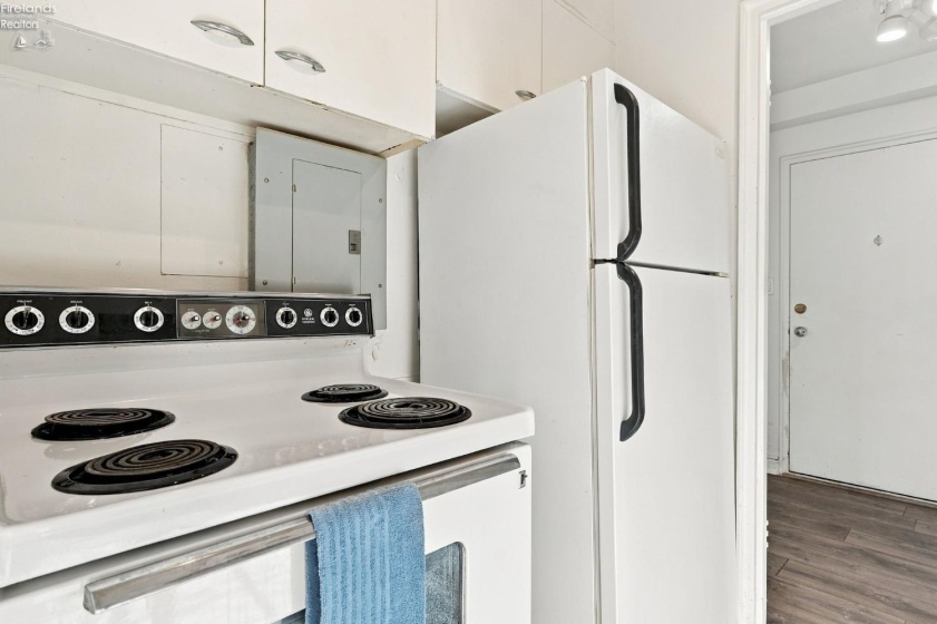 11820 Edgewater Dr, Lakewood, 44107, 1 Bedroom Bedrooms, ,1 BathroomBathrooms,Residential,For Sale,Edgewater Dr,20264337