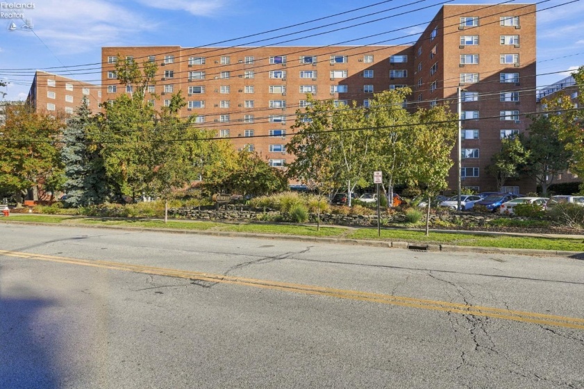 11820 Edgewater Dr, Lakewood, 44107, 1 Bedroom Bedrooms, ,1 BathroomBathrooms,Residential,For Sale,Edgewater Dr,20264337