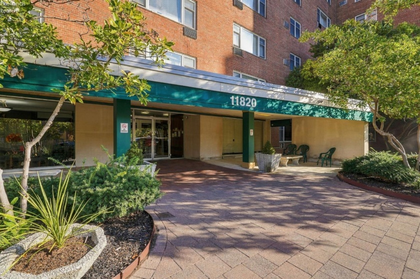 11820 Edgewater Dr, Lakewood, 44107, 1 Bedroom Bedrooms, ,1 BathroomBathrooms,Residential,For Sale,Edgewater Dr,20264337