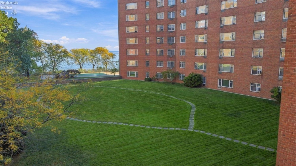 11820 Edgewater Dr, Lakewood, 44107, 1 Bedroom Bedrooms, ,1 BathroomBathrooms,Residential,For Sale,Edgewater Dr,20264337