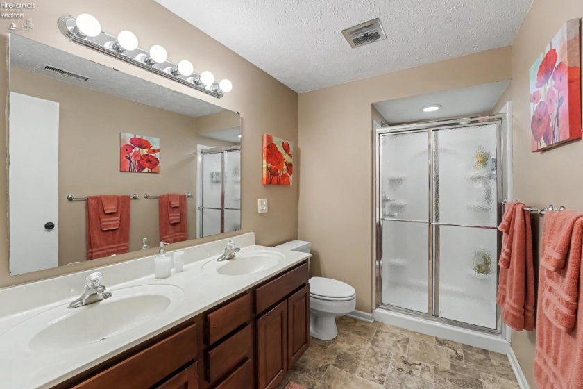 168 Orchard Hill Dr, Amherst, 44001, 7 Bedroom Bedrooms, ,7 BathroomBathrooms,Residential,For Sale,Orchard Hill Dr,20264350