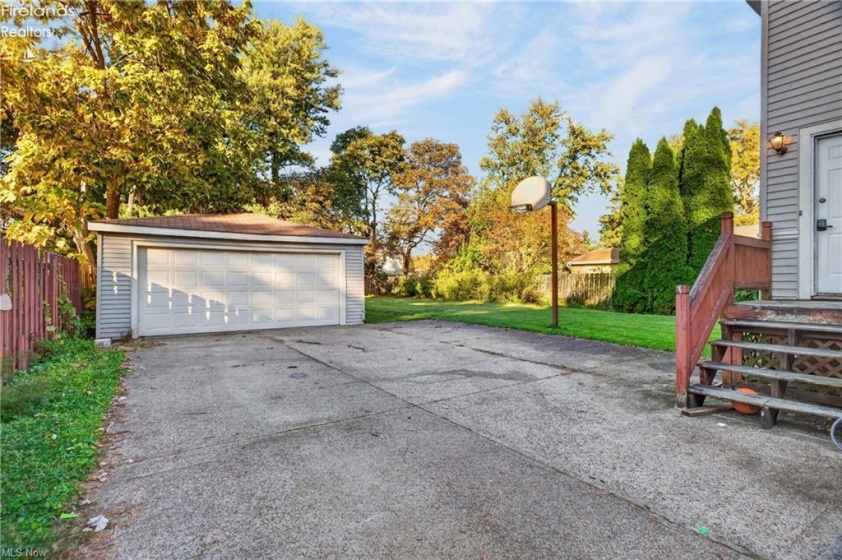 1222 6th Street, Lorain, 44052, 4 Bedroom Bedrooms, ,2 BathroomBathrooms,Residential,For Sale,6th,20264283