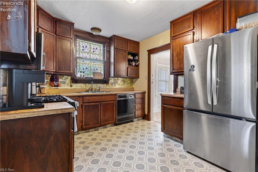 1222 6th Street, Lorain, 44052, 4 Bedroom Bedrooms, ,2 BathroomBathrooms,Residential,For Sale,6th,20264283