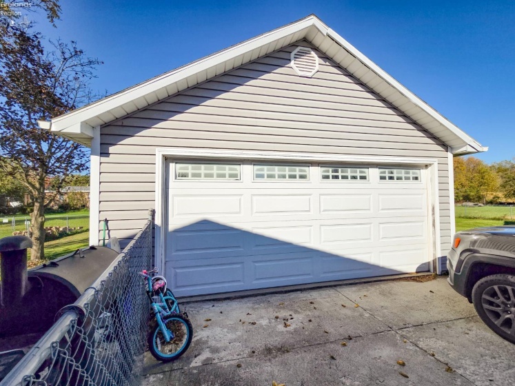 619 Bush Place, Fremont, 43420, 4 Bedroom Bedrooms, ,1 BathroomBathrooms,Residential,For Sale,Bush,20264302