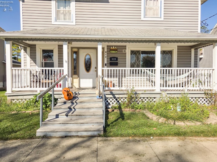 619 Bush Place, Fremont, 43420, 4 Bedroom Bedrooms, ,1 BathroomBathrooms,Residential,For Sale,Bush,20264302