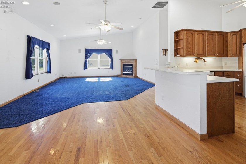 1041 Anna Lane, Bowling Green, 43402, 3 Bedroom Bedrooms, ,2 BathroomBathrooms,Residential,For Sale,Anna,20264180