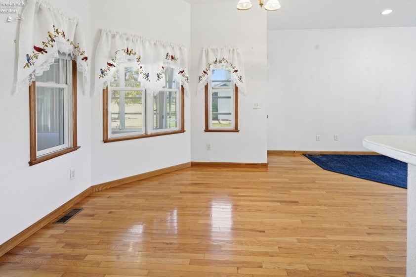 1041 Anna Lane, Bowling Green, 43402, 3 Bedroom Bedrooms, ,2 BathroomBathrooms,Residential,For Sale,Anna,20264180