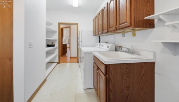 1041 Anna Lane, Bowling Green, 43402, 3 Bedroom Bedrooms, ,2 BathroomBathrooms,Residential,For Sale,Anna,20264180 1041 Anna Lane, Bowling Green, 43402, 3 Bedroom Bedrooms, ,2 BathroomBathrooms,Residential,For Sale,Anna,20264180