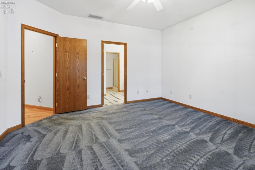 1041 Anna Lane, Bowling Green, 43402, 3 Bedroom Bedrooms, ,2 BathroomBathrooms,Residential,For Sale,Anna,20264180