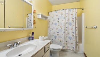 1041 Anna Lane, Bowling Green, 43402, 3 Bedroom Bedrooms, ,2 BathroomBathrooms,Residential,For Sale,Anna,20264180 1041 Anna Lane, Bowling Green, 43402, 3 Bedroom Bedrooms, ,2 BathroomBathrooms,Residential,For Sale,Anna,20264180