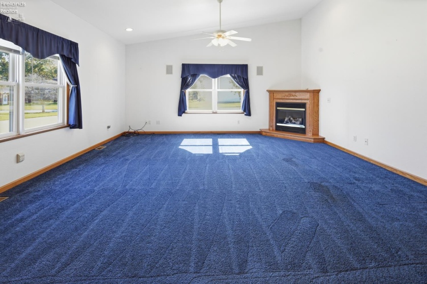 1041 Anna Lane, Bowling Green, 43402, 3 Bedroom Bedrooms, ,2 BathroomBathrooms,Residential,For Sale,Anna,20264180