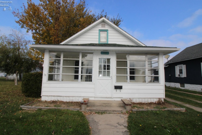 311 7th Street, Port Clinton, 43452, 2 Bedroom Bedrooms, ,1 BathroomBathrooms,Residential,For Sale,7th,20264349