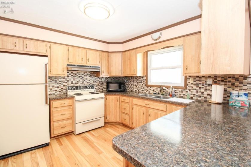 2103 Tiffin Avenue, Sandusky, 44870, 3 Bedroom Bedrooms, ,1 BathroomBathrooms,Residential,For Sale,Tiffin,20264295