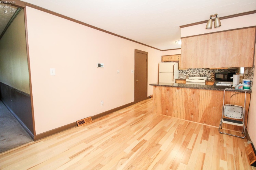 2103 Tiffin Avenue, Sandusky, 44870, 3 Bedroom Bedrooms, ,1 BathroomBathrooms,Residential,For Sale,Tiffin,20264295