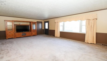 2103 Tiffin Avenue, Sandusky, 44870, 3 Bedroom Bedrooms, ,1 BathroomBathrooms,Residential,For Sale,Tiffin,20264295