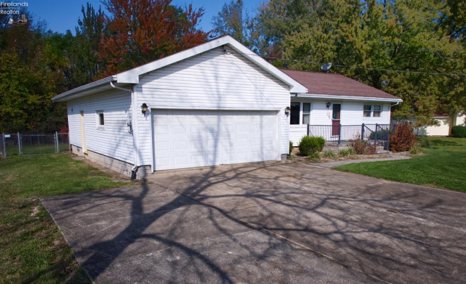 2103 Tiffin Avenue, Sandusky, 44870, 3 Bedroom Bedrooms, ,1 BathroomBathrooms,Residential,For Sale,Tiffin,20264295