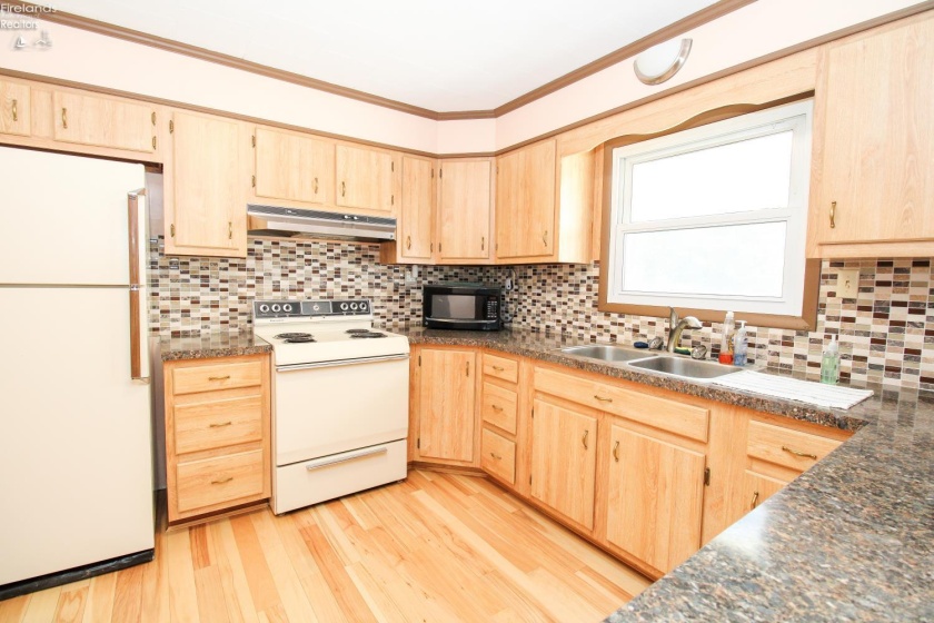 2103 Tiffin Avenue, Sandusky, 44870, 3 Bedroom Bedrooms, ,1 BathroomBathrooms,Residential,For Sale,Tiffin,20264295