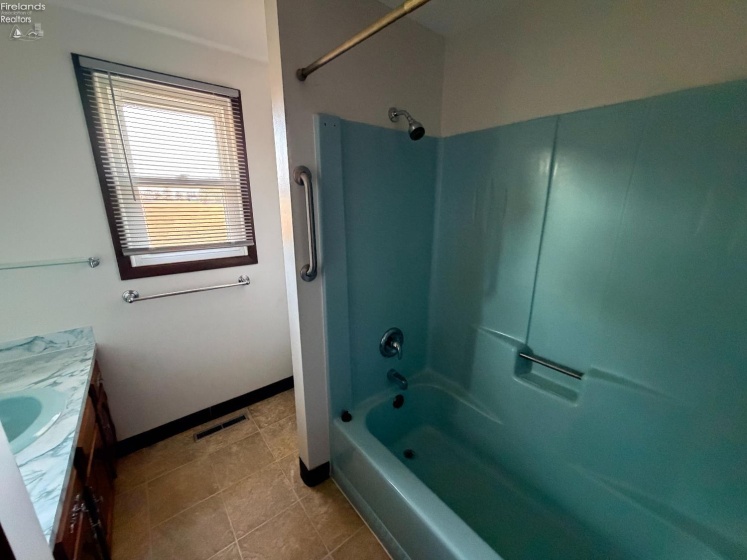 933 County Road 17, Tiffin, 44883, 3 Bedroom Bedrooms, ,2 BathroomBathrooms,Residential,For Sale,County Road 17,20264361