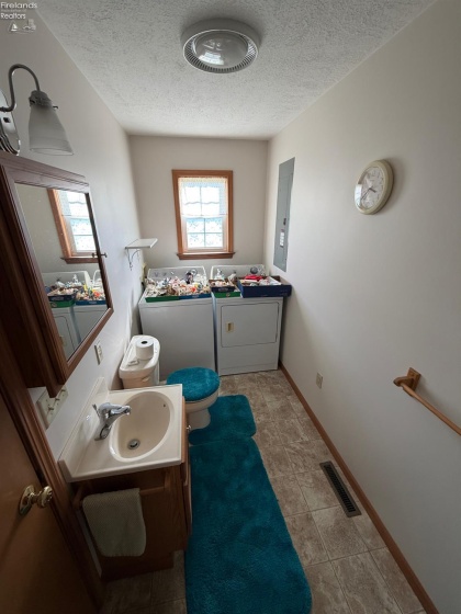 104 Teakwood Ct, Tiffin, 44883, 2 Bedroom Bedrooms, ,2 BathroomBathrooms,Residential,For Sale,Teakwood Ct,20264358