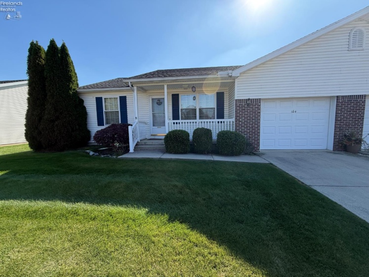 104 Teakwood Ct, Tiffin, 44883, 2 Bedroom Bedrooms, ,2 BathroomBathrooms,Residential,For Sale,Teakwood Ct,20264358